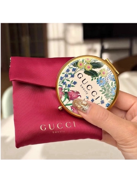 Gucci Other - Gucci beauty mirror